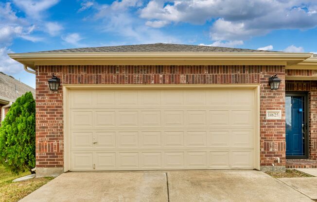 BEAUTIFUL 3 BEDROOM HOME LOCATED IN LITTLE ELM, TEXAS!