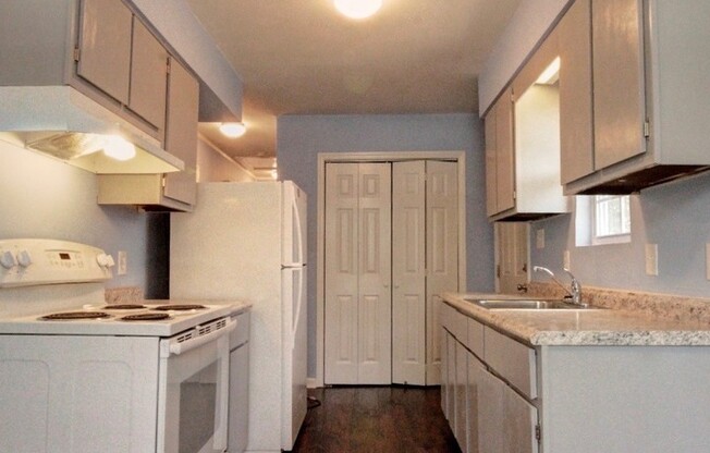 2 beds, 1.5 baths, $1,100, Unit Unit B