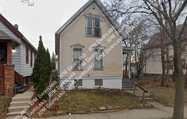 2564 N 15 ST