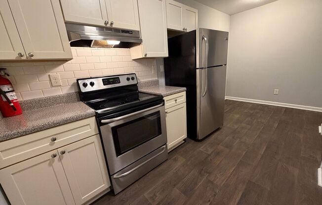 5911 Lone Oak