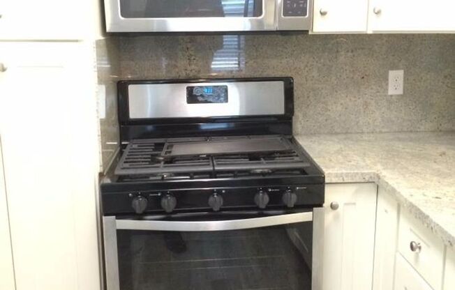 012 - 370 N Fair Oaks Ave