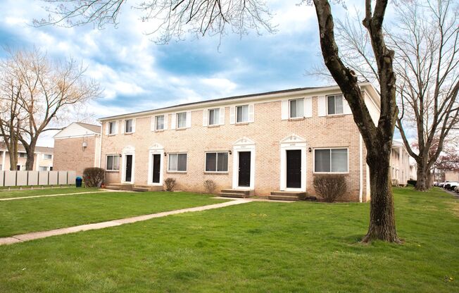 2 beds, 1.5 baths, 1,474 sqft, $1,299, Unit LCW-312
