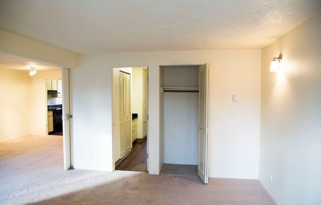 1 bed, 1 bath, $1,647, Unit 0195