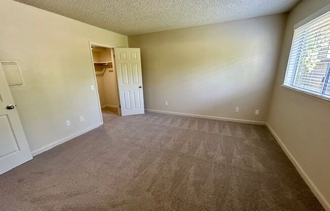 1 bed, 1 bath, 700 sqft, $1,555, Unit 36