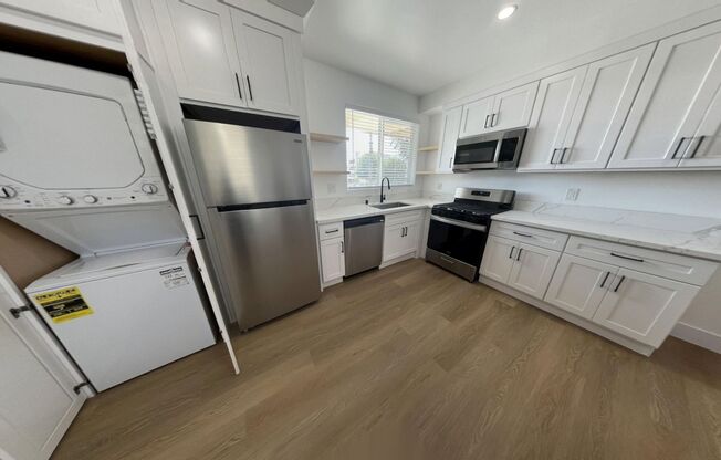 Radford Manor...BE PART Of THE TRENDY VALLEY VILLAGE!! CALL NOW!