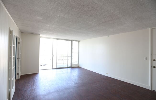 Liliuokalani Plaza – 2 bedroom, 2 bath with 1 covered parking