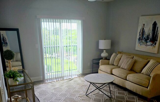 1 bed, 1 bath, 740 sqft, $1,599, Unit 600 - 3E