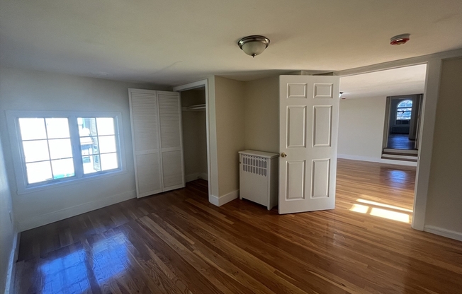 5 beds, 1 bath, 1,400 sqft, $4,200, Unit 2