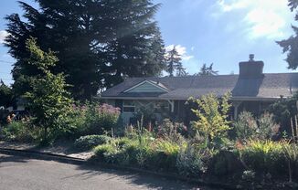 Classic Mid entury Home in SE Pdx with AC!