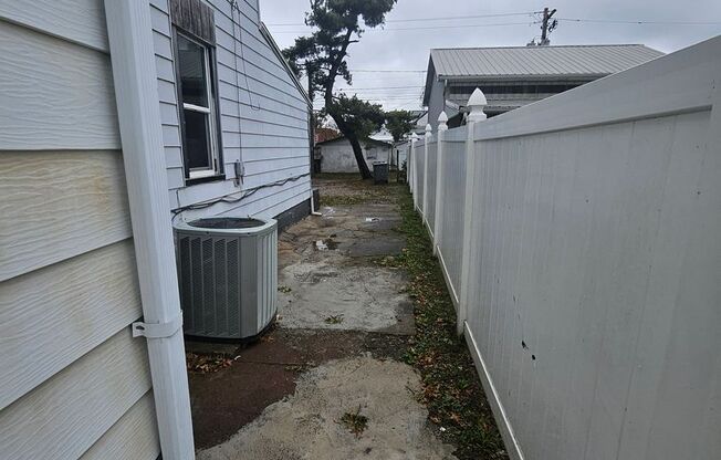 4bed/2bath house (EHA APPROVED)