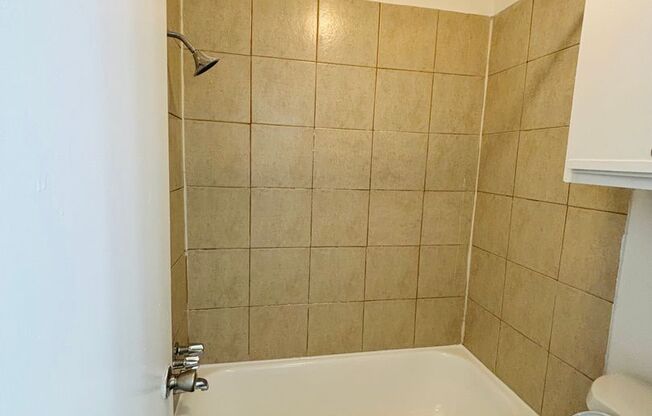 2 beds, 1.5 baths, 1,032 sqft, $1,625, Unit 1059