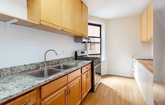 828 GERARD AVE