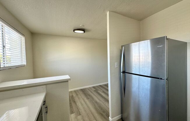 2 beds, 1 bath, 790 sqft, $995, Unit 1808 #1 N. College