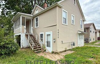 1011 SW Douthitt – 1 Bedroom, 1 Bath Apartment