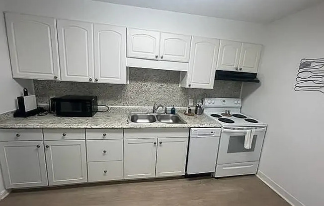1608 and 1610 Green Street- Red Fox