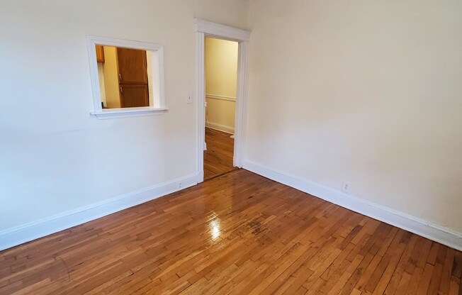 1 bed, 1 bath, $2,400, Unit 12