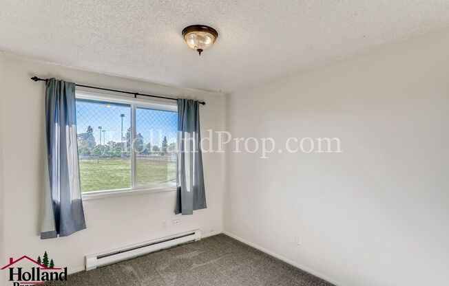 3 beds, 1.5 baths, 1,000 sqft, $1,645, Unit C