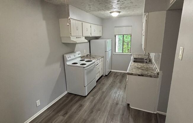 3 beds, 1 bath, 1,100 sqft, $1,197, Unit 2317-8C