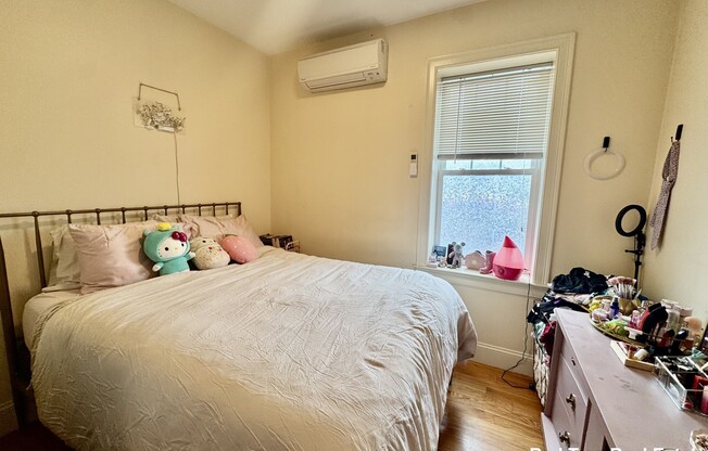 3 Edwin St