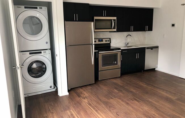 1 bed, 1 bath, 518 sqft, $1,604, Unit 414