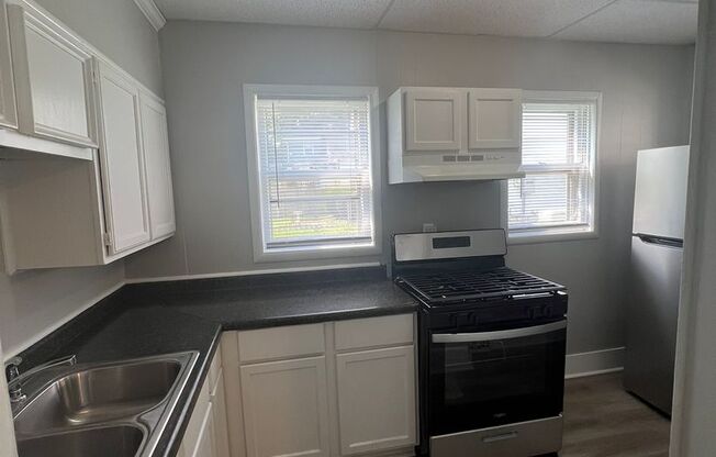 3 beds, 1 bath, $1,350