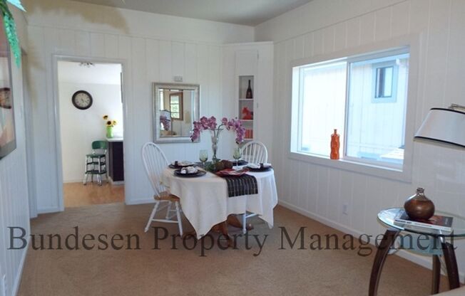 2 beds, 1 bath, $2,350, Unit House