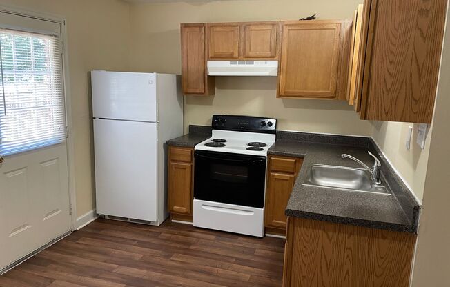 2 beds, 1 bath, 783 sqft, $1,395, Unit C