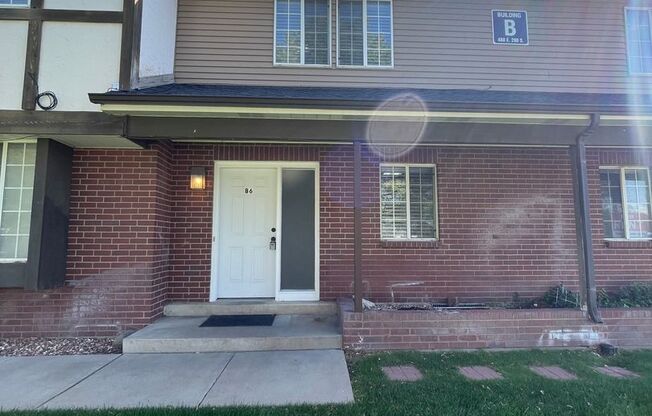 Beautiful 2 bed in Clearfield!