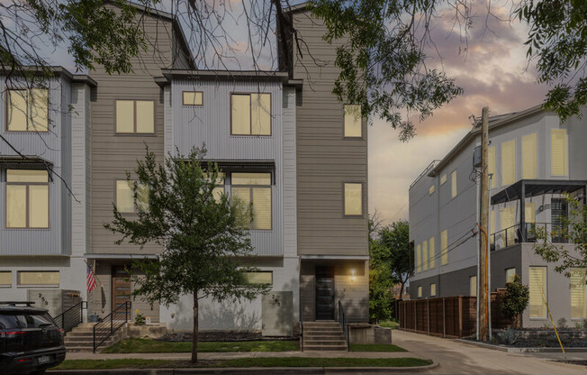 263 CURRIE ST