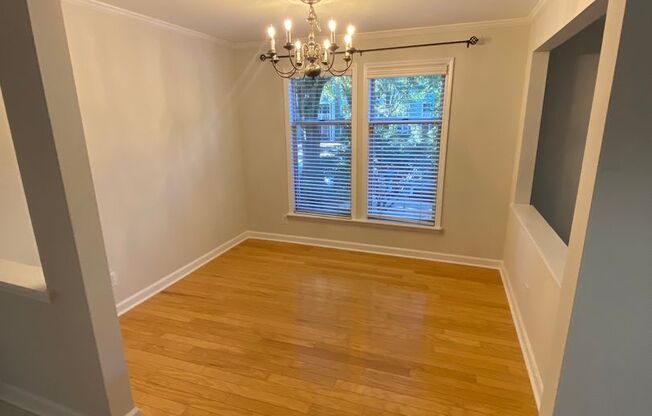 Updated Flooring and Bathroom! ~ 2 bedroom / 2 bathroom ~ Close Cameron Village and Downtown Raleigh