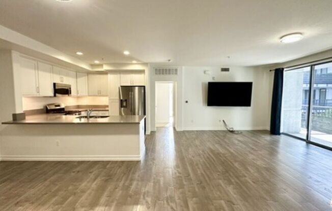 2 beds, 2 baths, 1,330 sqft, $3,975, Unit 436