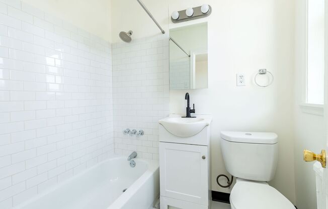 Studio, 1 bath, 375 sqft, $1,050, Unit C7