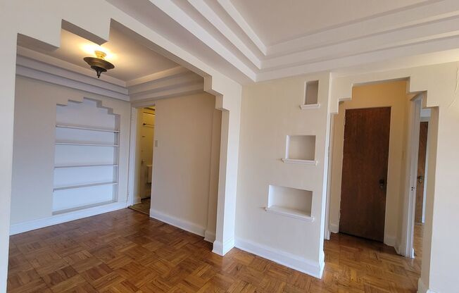 1 bed, 1 bath, $1,075, Unit 404
