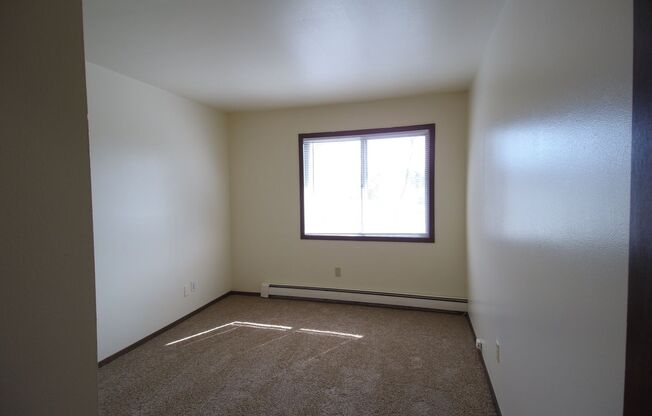 2 beds, 1 bath, 900 sqft, $1,170, Unit 4719 Indian Hills Dr., #12, Mount Pleasant, WI 53406