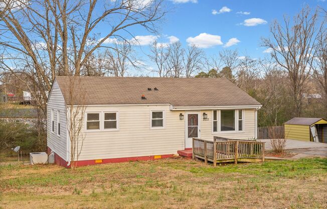 3 Bedroom Pet Friendly Home For Rent!