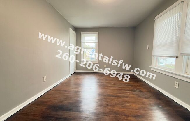 2 beds, 1 bath, 1,040 sqft, $895, Unit #2