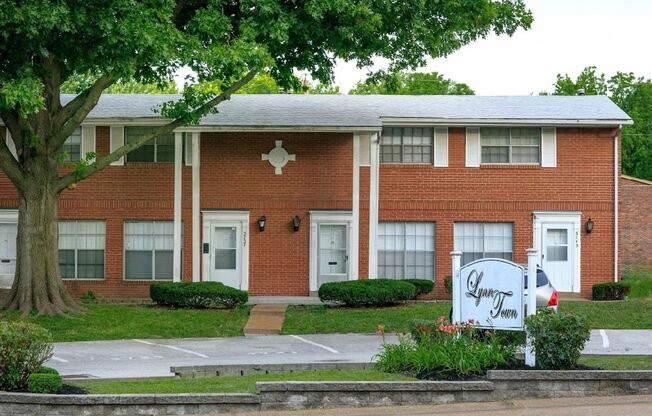 1 Bedroom 1.5 bath Townhouse Ready for immediate move-in