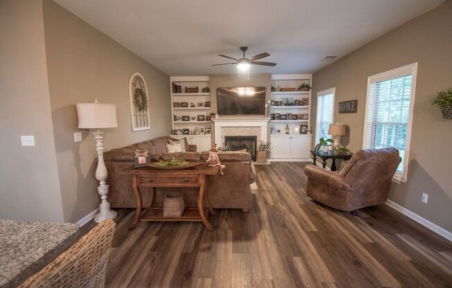 4 beds, 2 baths, $2,800