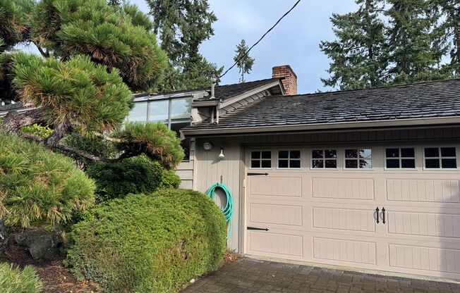 Cozy 5 bedr 3 bath rambler with daylight basement, minutes to Somerset schools