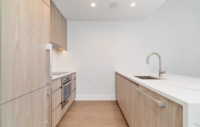 1 bed, 1 bath, $6,995, Unit 14E