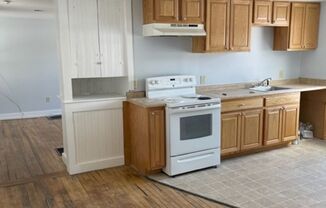 2 beds, 1 bath, $1,700, Unit Unit 2