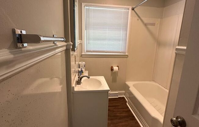 3 beds, 1 bath, $1,600