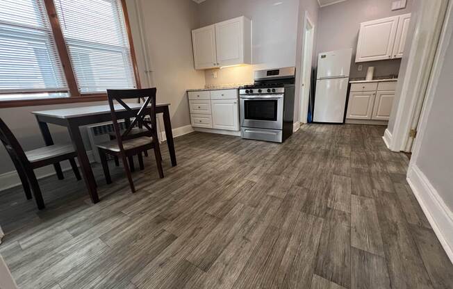 157 W 10 ST