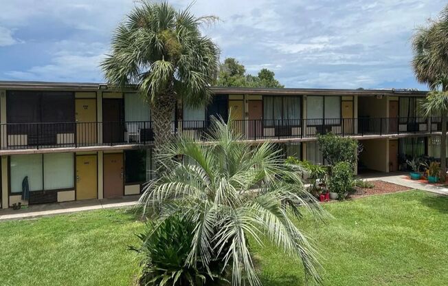 Efficiency Condo! 2nd floor unit at Sand Lake Courtyards AVAILABLE SEPTEMBER 10th!