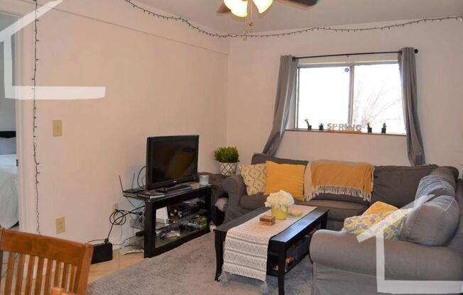 Great 2-bed with Pool!  Ht + HW Incl., 2 Parking Spots Included.  Cat Friendly