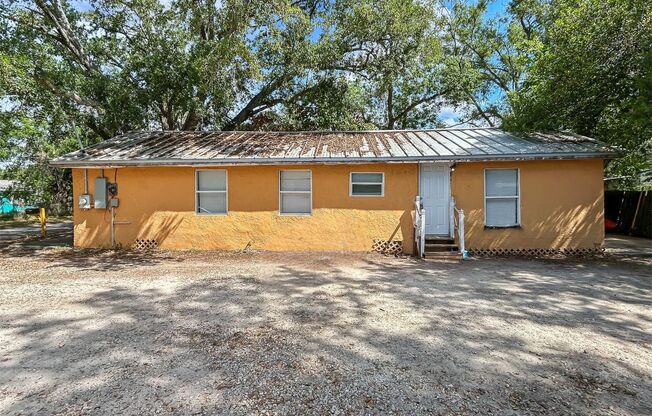 Spacious Tampa Home for Rent | Great Location & Large Yard! 3bed |2bath