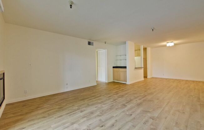 2 beds, 2 baths, $3,500, Unit APARTMENT 111