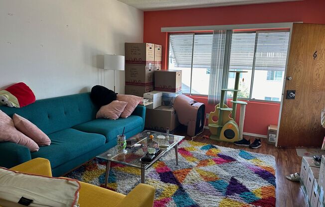 Happy in Heart of Glendale