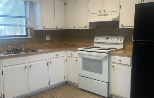 3 beds, 2 baths, 1,281 sqft, $1,200, Unit A