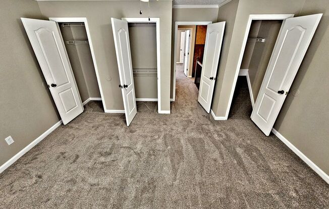 2 beds, 1.5 baths, 1,250 sqft, $975, Unit 2420 #1